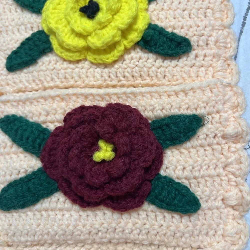 VTG Handmade Crochet Letter Card Mail Holder Peach With Flowers 3 Pocket - Picture 4 of 8